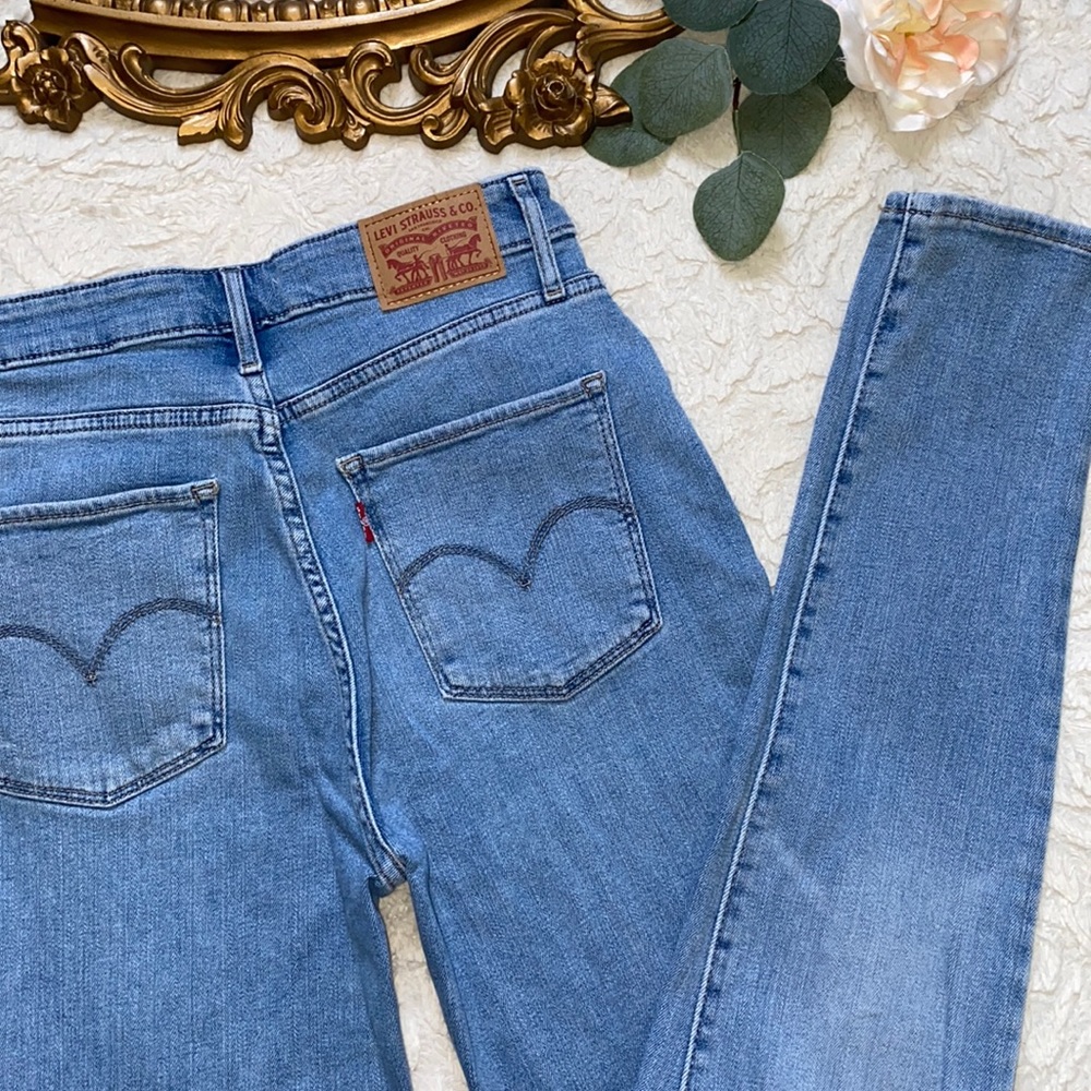 Levi 721 High Rise Skinny Jeans